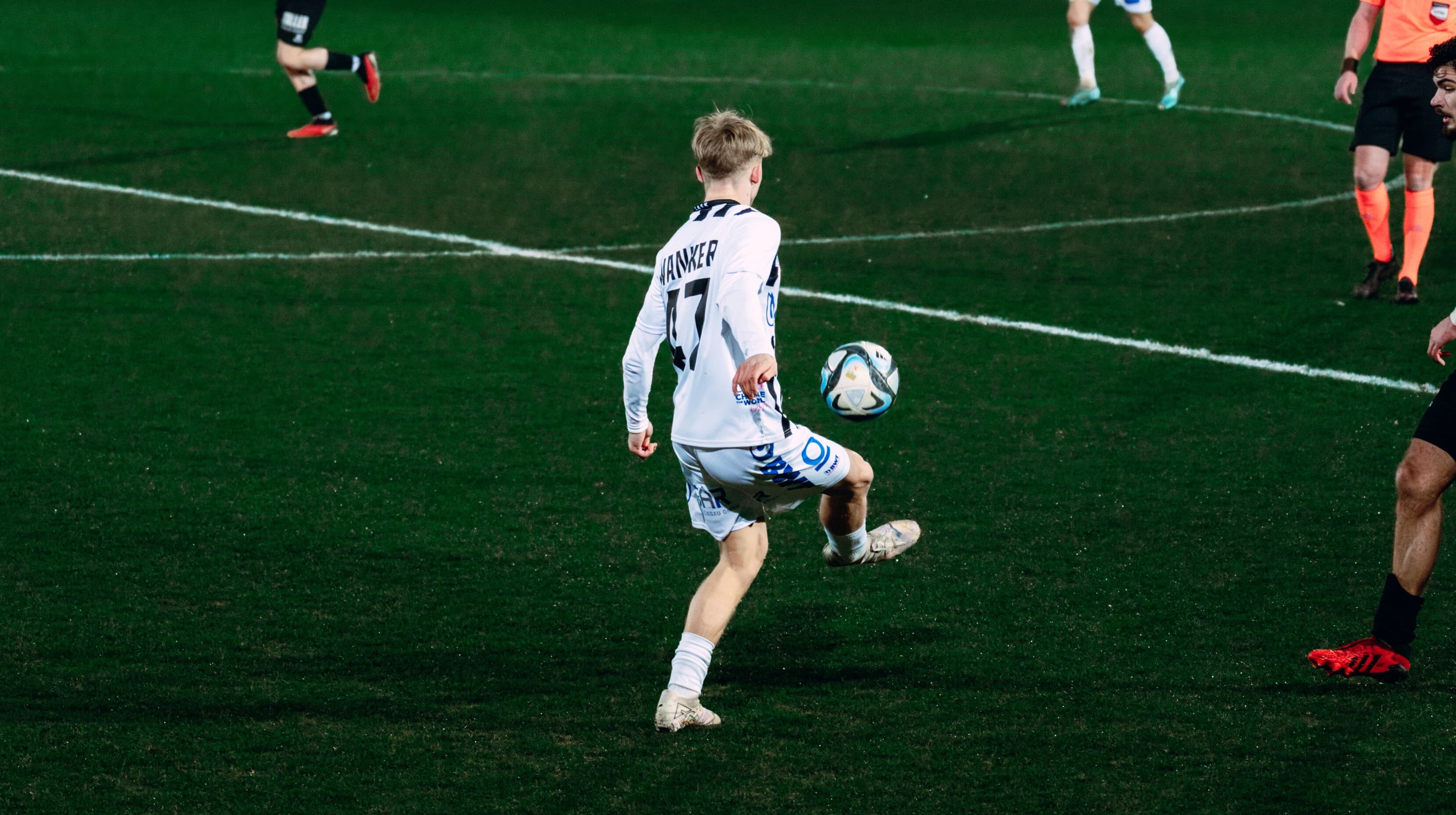 Header vs Anna